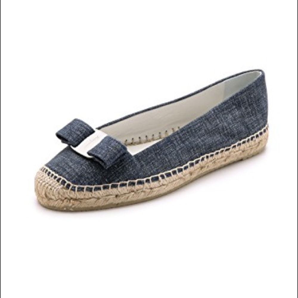Salvatore Ferragamo Mandy Flats. Size 6.